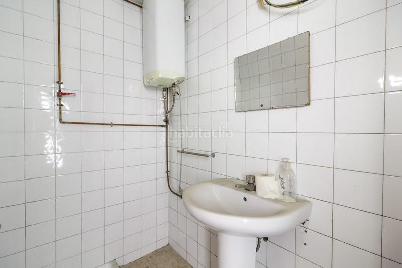 Foto f3871a1a-a967-417b-a677-9a95fbe16261. Locale commerciale in Cervantes Granada