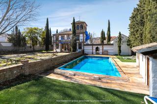 Maison à Belicena. Exclusiva finca histórica en belicena  espacio, encanto y oportu