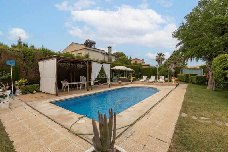 Foto 0bf4db2c-9cbc-426a-9c30-fe1a8c33825c. Casa en avenida del suspiro del moro 151 chalet con piscina en urbanización suspiro del moro en Otura