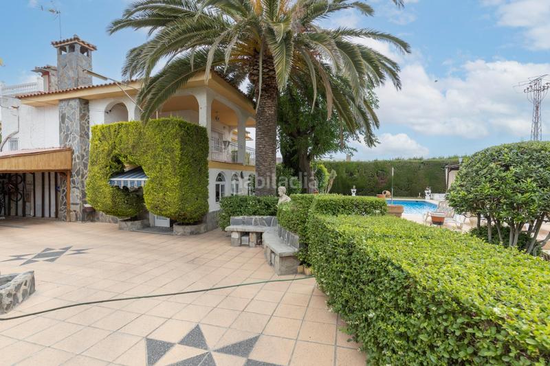 Foto f25b4191-c7d3-4b91-bcf7-492f7ffe61c8. Casa en avenida del suspiro del moro 151 chalet con piscina en urbanización suspiro del moro en Otura