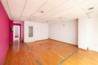 Local commercial à ISAAC ALBENIZ 10