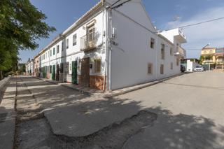 Casa a Calle de la arboleda 2. Oportunidad en la malaha! casa haciendo esquina con dos accesos