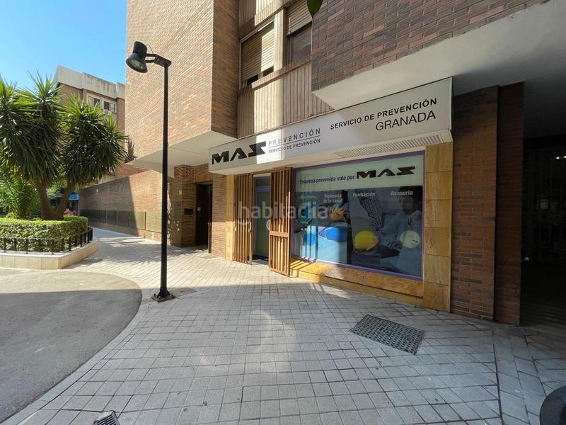 Foto db40e3fa-a33b-4bc6-955d-d85a010fc3a9. Lloguer local comercial a Cervantes Granada