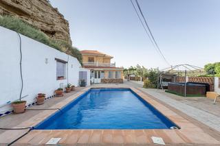 Xalet a Caniles. Gr3877  caniles  chalet independiente de 4 dormitorios con pisci