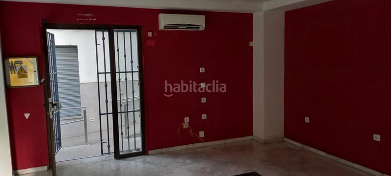 Foto 98644f1d-a117-42a9-b101-db9ad3afc8f4. Alquiler local comercial local u oficina en calle obispo hurtado. en Granada