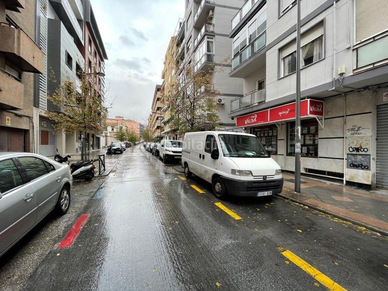 Foto 9e649d90-06de-4dfa-8132-ebb8e51dbbd2. Alquiler local comercial local u oficina en calle obispo hurtado. en Granada