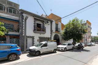 Casa adossada en Maracena. Tu nuevo hogar y tu futuro negocio te esperan en el centro de ma