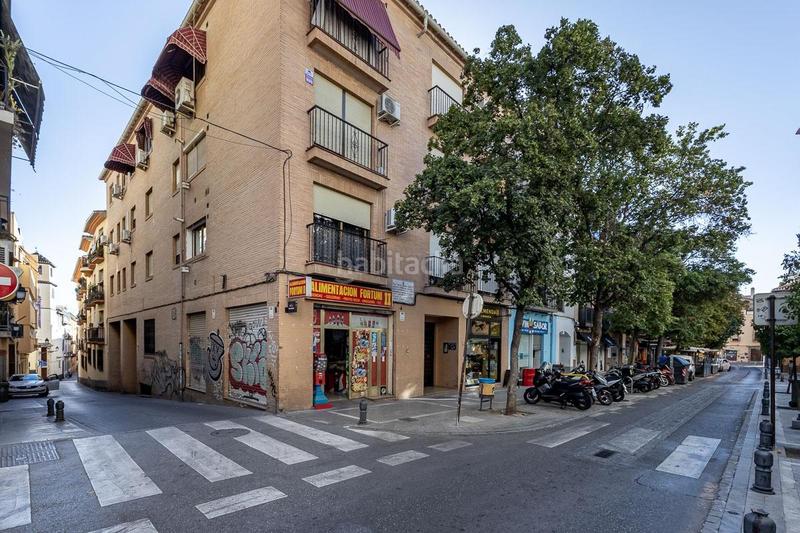 Foto 1f6b2327-bcab-4631-84c4-dc414c630e2c. Piso  con garaje en plena calle molinos. en San Matías - Realejo Granada