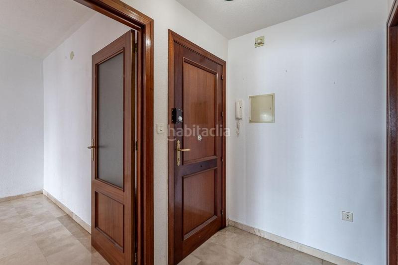 Foto 23895615-6986-46a5-8692-39559b64a1eb. Piso  con garaje en plena calle molinos. en San Matías - Realejo Granada