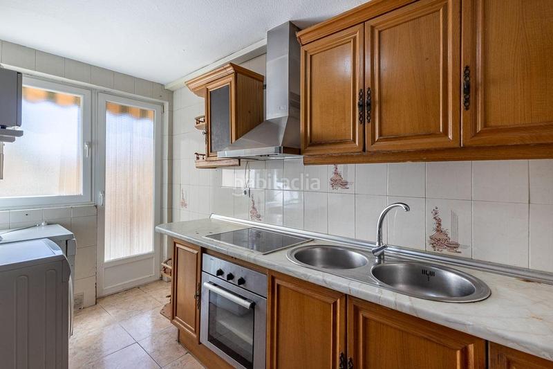 Foto 7c07a314-f9c9-42bb-a9ac-c43618e5b5d6. Piso  con garaje en plena calle molinos. en San Matías - Realejo Granada