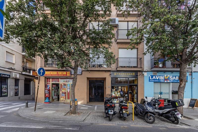 Foto a012cf4c-533f-4aaf-b129-eaaf0c0a1a6c. Piso  con garaje en plena calle molinos. en San Matías - Realejo Granada