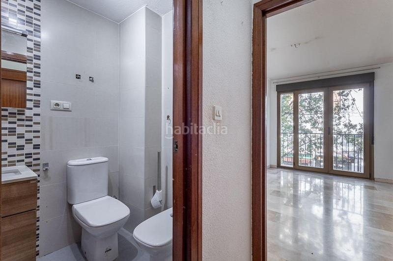 Foto dd031191-d55d-42ff-abf2-1a60aadebc49. Piso  con garaje en plena calle molinos. en San Matías - Realejo Granada