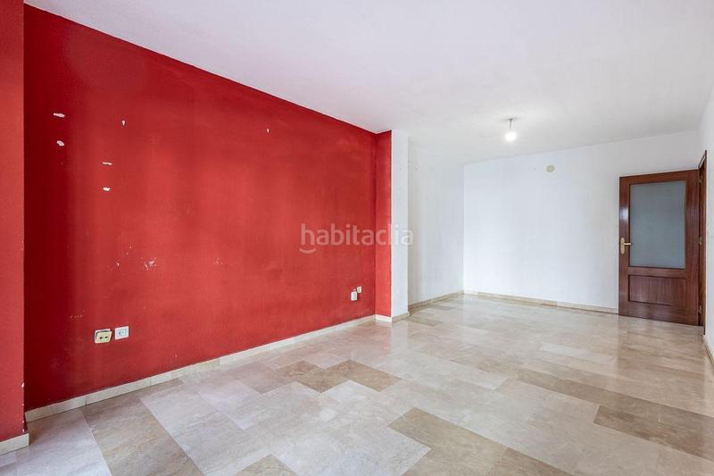 Foto fb6d0440-3375-40b3-a9c1-200579a75ddf. Piso  con garaje en plena calle molinos. en San Matías - Realejo Granada
