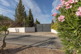 Terreno residencial en Atarfe. Magnifica parcela urbana de 2500 m2 en la urbanización los corti