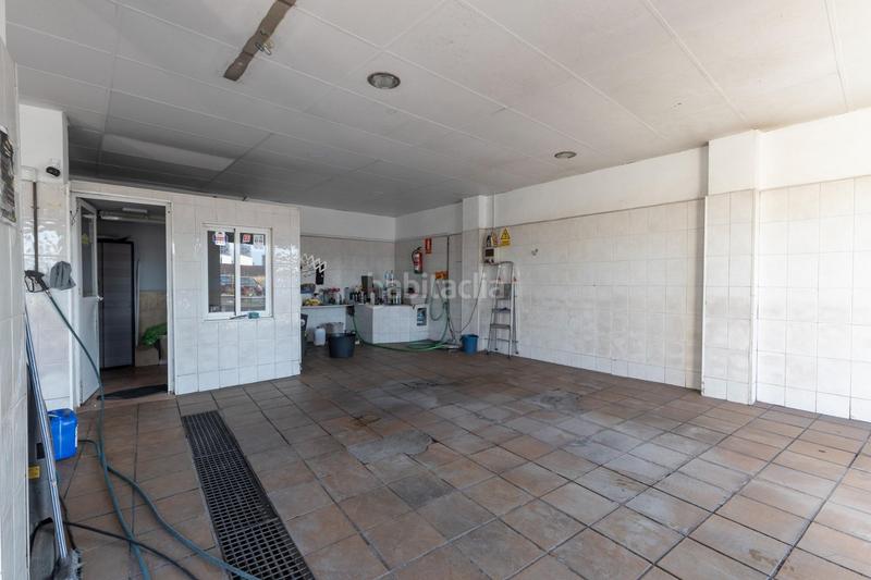 Foto 6bd11f33-7823-4899-86bd-b954b9c2dfe9. Local comercial fantástico local en ubicación inmejorable! en Maracena