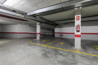Aparcament cotxe  Paseo paseo de la bomba, 13 13. Espaciosa plaza de garaje en el corazón del paseo del salón