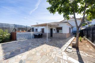Chalet  Calle polígono 47 parcela 21. Chalet independiente con bonitas vistas en montefrío.