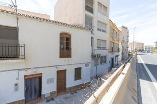 Maison jumelée  Calle la mamola 1. Casa en la playa con infinitas posibilidades