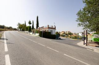 Terreno residencial  Calle yedra. Oportunidad de inversión terreno urbano en nívar granada