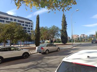 Miete Geschäftsraum in Rosaleda - Juventud. Amplio local comercial en zona sanders