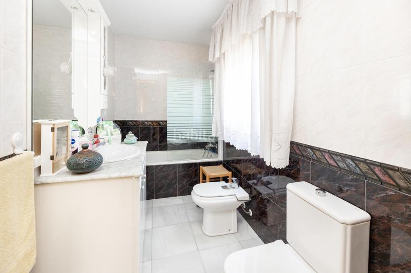 Foto 5cc85be2-8f67-467f-83e6-f15629535af1. Haus mit parking in Maracena