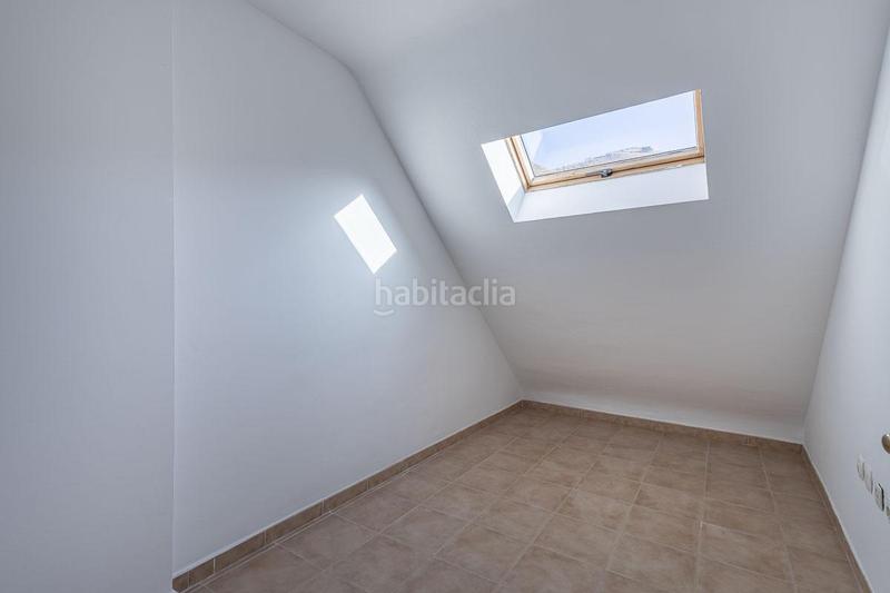 Foto d80f5d0e-0711-4b56-947c-b34a40b09270. Àtic amb calefacció aparcament a Monachil pueblo Monachil