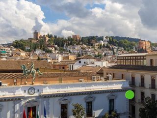 Etagenwohnung in San Matías - Realejo. Lujoso piso enfrente del ayuntamiento con vistas a la alhambra