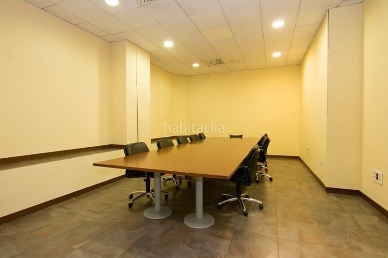 Foto 0a93e60c-ba68-45c5-b1ec-be5dbab319ef. Local comercial a Joaquina Eguaras Granada