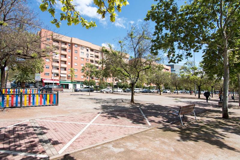 Foto 15605316-77b9-4c7b-8ecb-a630415295a0. Local comercial a Joaquina Eguaras Granada