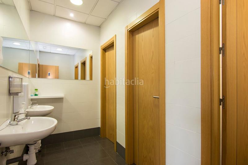 Foto 1713099f-17aa-4f45-aa25-b1476187f828. Local comercial a Joaquina Eguaras Granada