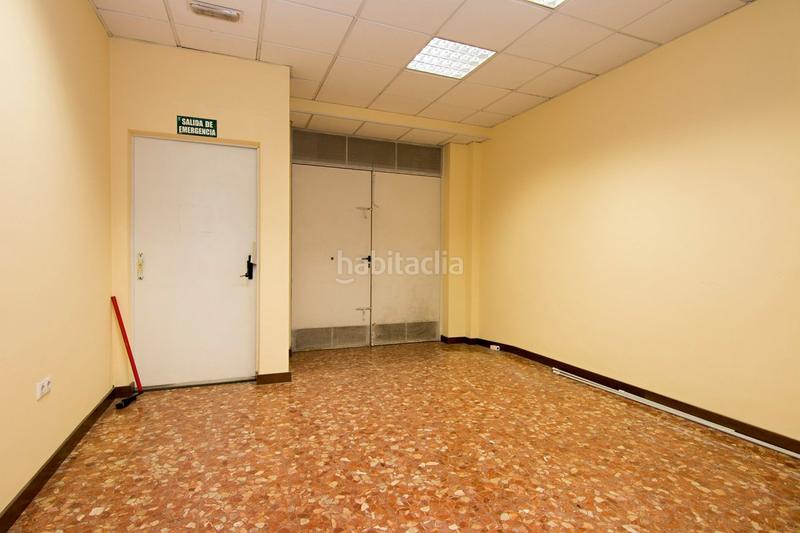 Foto 24cda280-0274-47fe-90c9-1f7666929012. Local comercial a Joaquina Eguaras Granada