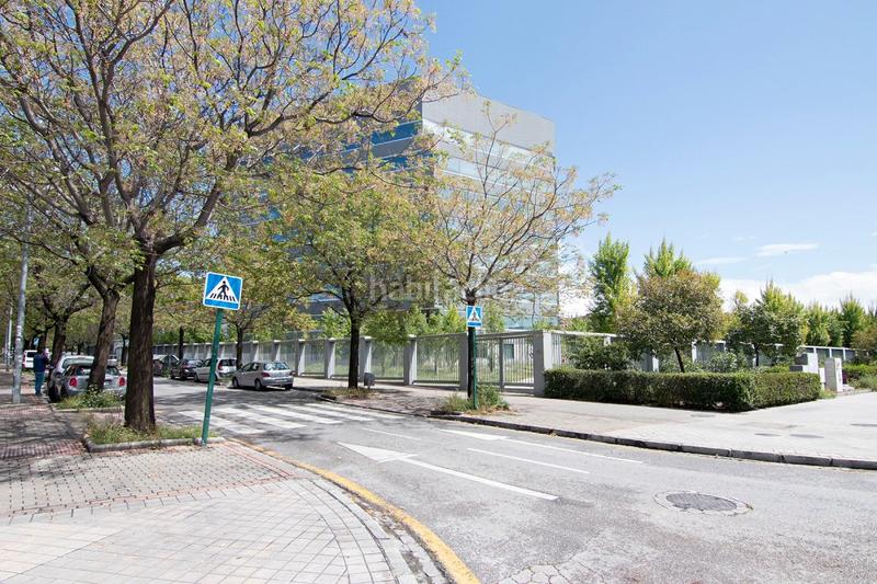 Foto 906a9849-8aa8-45b9-8a33-d94f4e8aa960. Local comercial a Joaquina Eguaras Granada