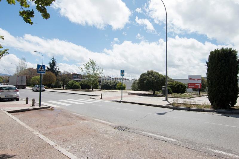 Foto a049eb86-b1f4-487d-8c04-cdb3190f19b1. Local comercial a Joaquina Eguaras Granada