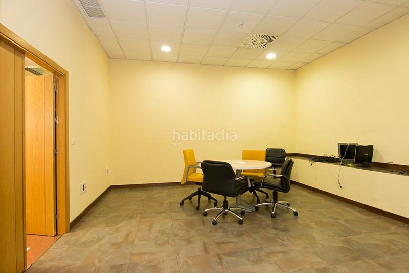 Foto dae836de-e739-44a9-abde-a1eaafa2cff0. Local comercial a Joaquina Eguaras Granada