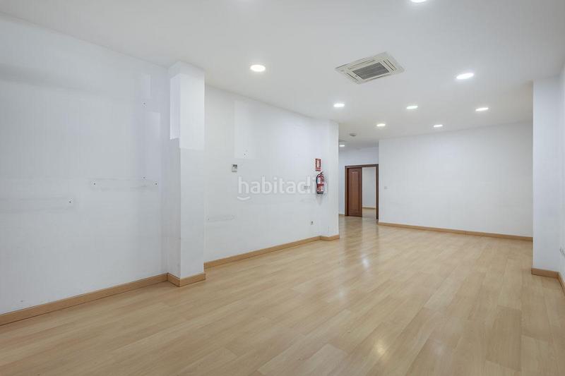 Foto 30f74eb7-5a5e-4d70-8a7f-646cad029141. Local commercial dans Barrio de Zaidín Granada