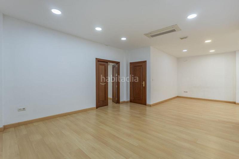 Foto e2d08541-309f-4433-9059-751483a997de. Local commercial dans Barrio de Zaidín Granada