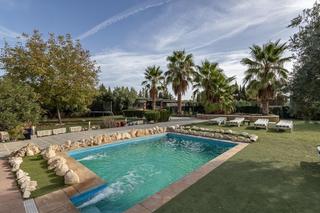 Masia  Avenida paraiso. Casa rural en funcionamiento en caparacena