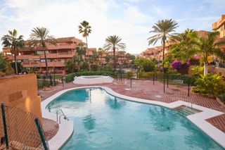 Piso en Almerimar. Piso  cochera  trastero en almerimar almer�a. urbanizaci�n exclu