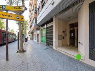 Local Comercial  Avenida doctor oloriz. Local comercial en venta  zona plaza de toros, granada