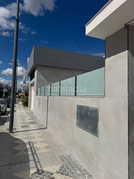 Foto 7ebcb2c9-7b23-4bcd-92ea-5463f3966d0b. Local comercial a calle atlantida 4 a Maracena