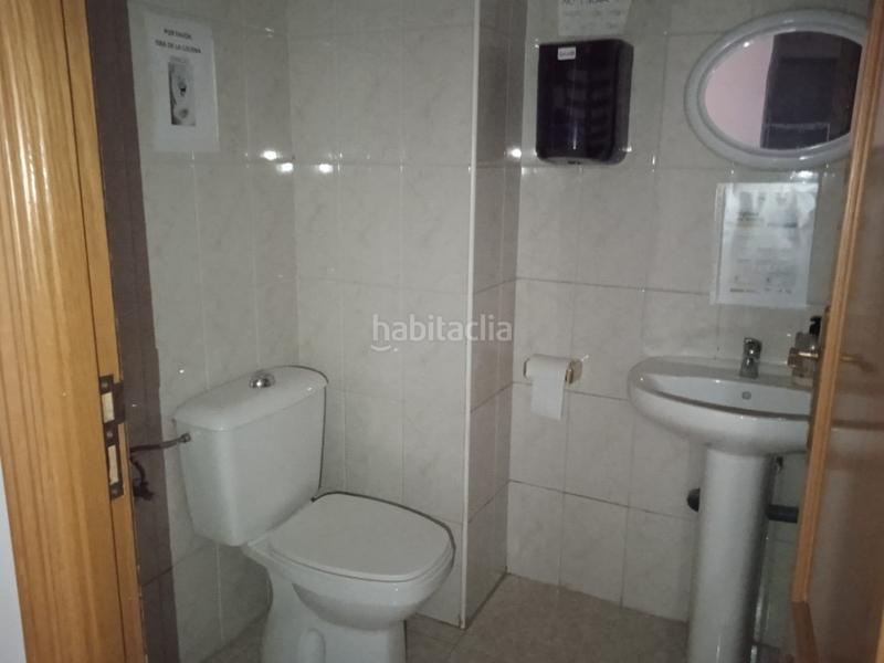 Foto bafe56b0-77f2-40fe-8f0b-fba701960ee7. Alquiler local comercial estupendo local luminoso al lado del rio en Granada