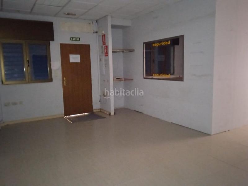 Foto f8033f23-5119-42ec-a5f3-8fe04ca94cd4. Alquiler local comercial estupendo local luminoso al lado del rio en Granada