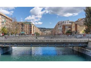 Lloguer Local Comercial  N/a. Estupendo local al lado del rio
