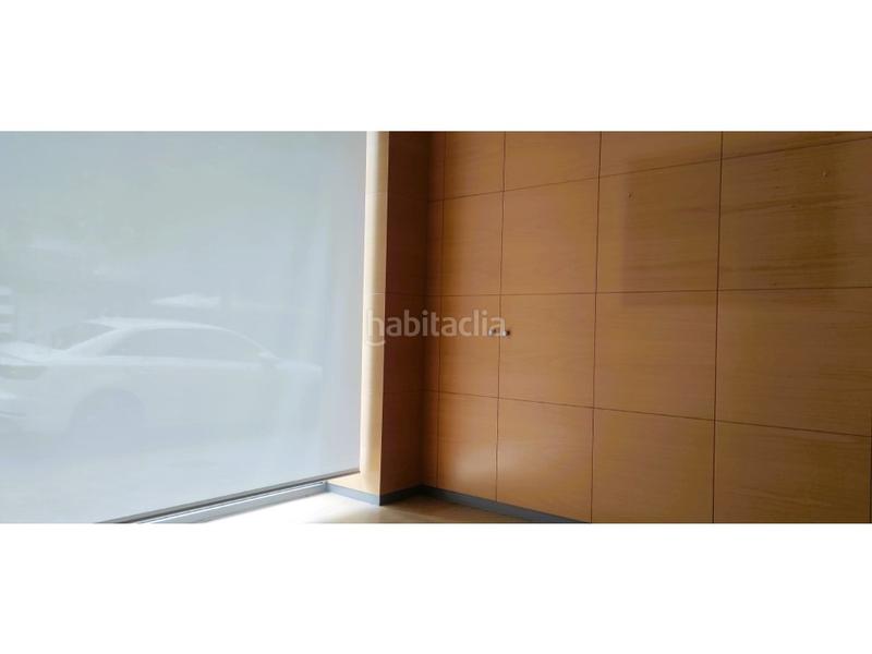 Foto 80cd6450-b11a-4627-adfe-714e2ef9f768. Alquiler local comercial magnifico local en pleno centro en Granada