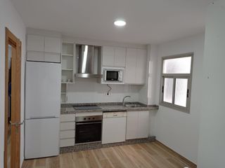 Rent Flat  Calle emperatriz eugenia. Alquiler piso reformado para curso 2627
