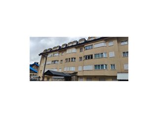 Rent Apartment in C. de los pinos, 2 2. Apartamento de 2dorm, z media, piscina, sauna, garaje...
