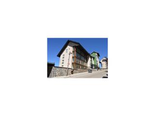 Appartement à C. de la virgen de las nieves, 12-50 12-50. Ed. serraneu zona media junto al telesilla