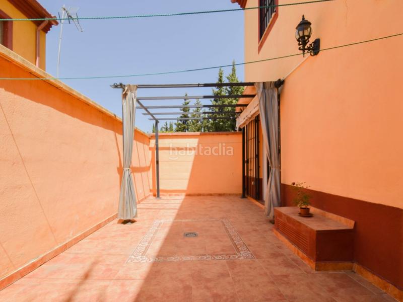 Foto b268371d-61bd-4c1b-8a85-92b4f1701645. Maison jumelée avec parking dans Polideportivo Alhendín