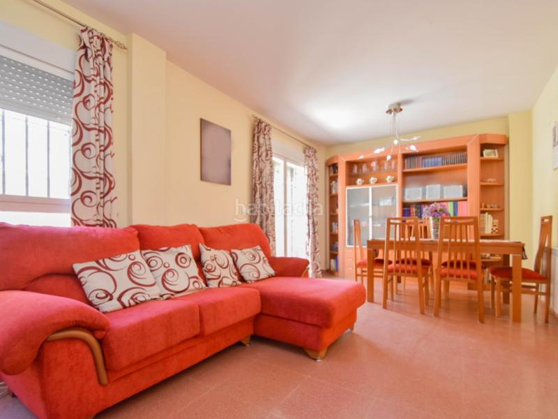 Foto bd26a3a7-ed2f-460a-8e2b-29e7521b5461. Maison jumelée avec parking dans Polideportivo Alhendín