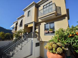 Casa aparellada  Calle la iruela (lan). Casa en la carretera de la sierra